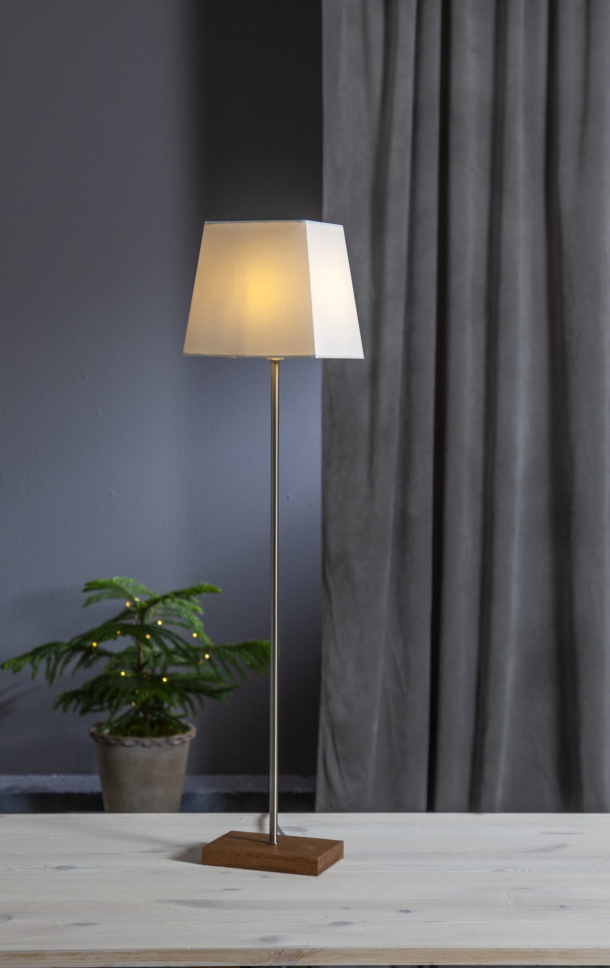 Fot, skärm & stjärna Moa Vit/ek 80cm