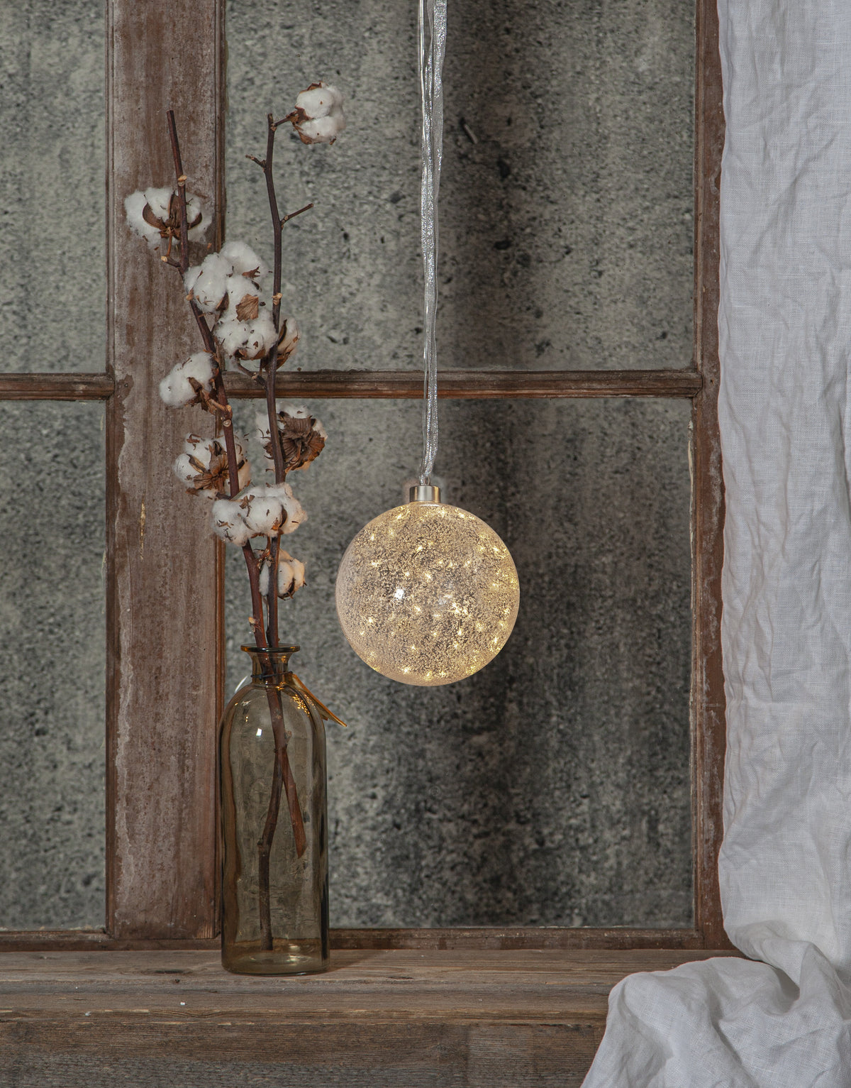 Glaskula Glow Snow Frostad 10cm