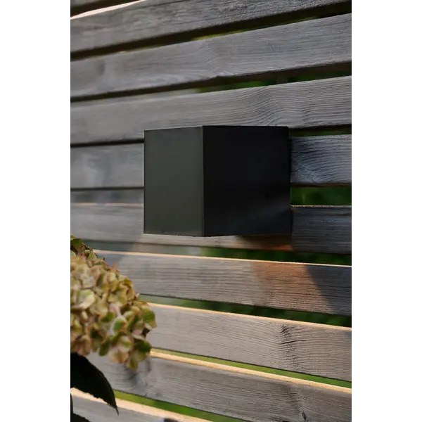 Vägglykta Solcell 'Wally Cube'