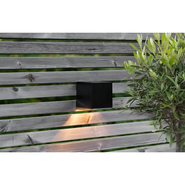 Vägglykta Solcell 'Wally Cube'