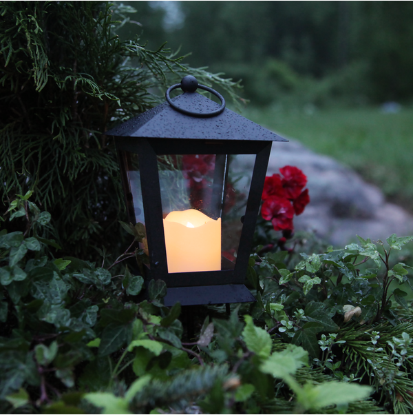 Gravlykta på pinne 'Serene' LED, svart H40cm