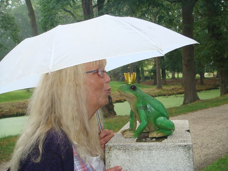 Forumprofilen Kerstin i odlingszon 5–6: rufsigt romantisk trädgård i svenskt kustklimat med rosor (även kanadensiska), perenner och samlarväxter från frösådd, damm, grusplanteringar och surjord; inspirerad av Piet Oudolf.