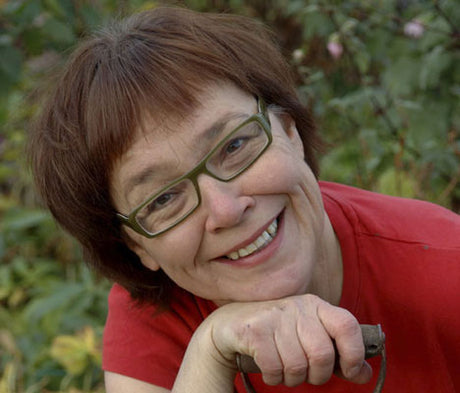 Lena Israelsson – svensk trädgårdsprofil, journalist och författare till Handbok för köksträdgården, Cityodling och Klosterträdgårdar; ekologisk odling, grönsaksodling, köksträdgård, stadsodling; Allt om Trädgårds Stora Pris.