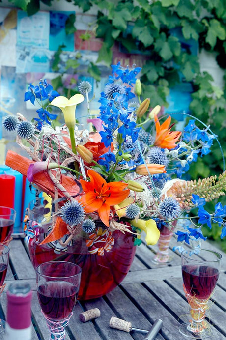 Mors Dag i Sverige – stämningsfull bukett med nejlikor och Calandiva; trendiga snittblommor med skötselråd för längre hållbarhet.