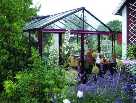 Val av växthus i trädgård: odlingsväxthus eller lusthus med rätt placering, skuggning och ventilation; aluminium- eller trästomme, glas eller polykarbonat, plats för tomater och gurka samt automatisk bevattning.