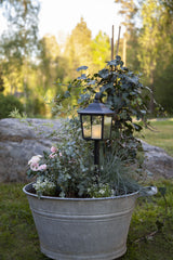 Gravlykta på pinne 'Flame Lantern' - LED H52cm