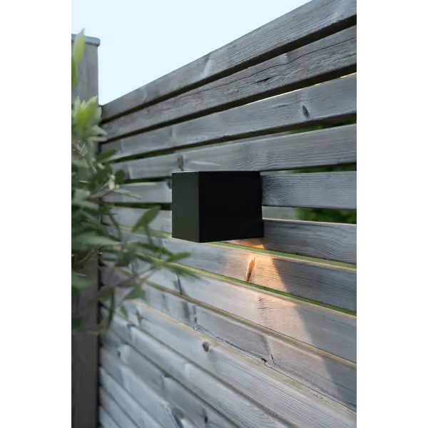 Vägglykta Solcell 'Wally Cube'