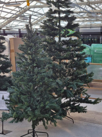Konstgran 'Dover'  240 cm