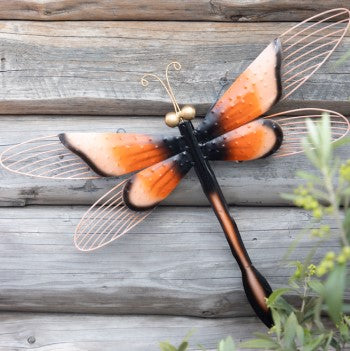 Trollslända i hamrad plåt Orange 25cm