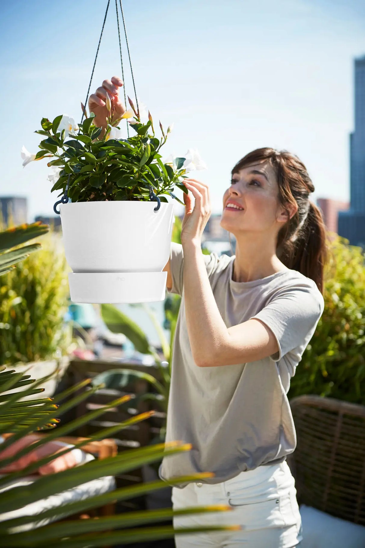 Greenville 'Hanging Basket' 24cm - White
