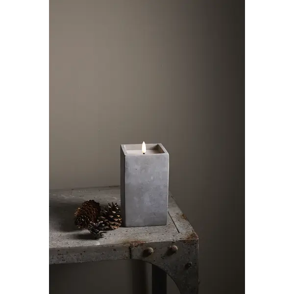 LED Blockljus Flamme Cem Grå 9x16,5 cm